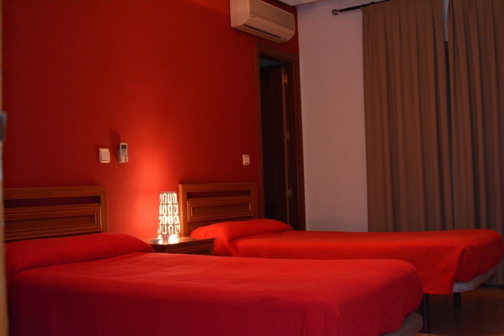 Hostal Gastrobar Carmelo Villarejo de Salvanés Екстериор снимка